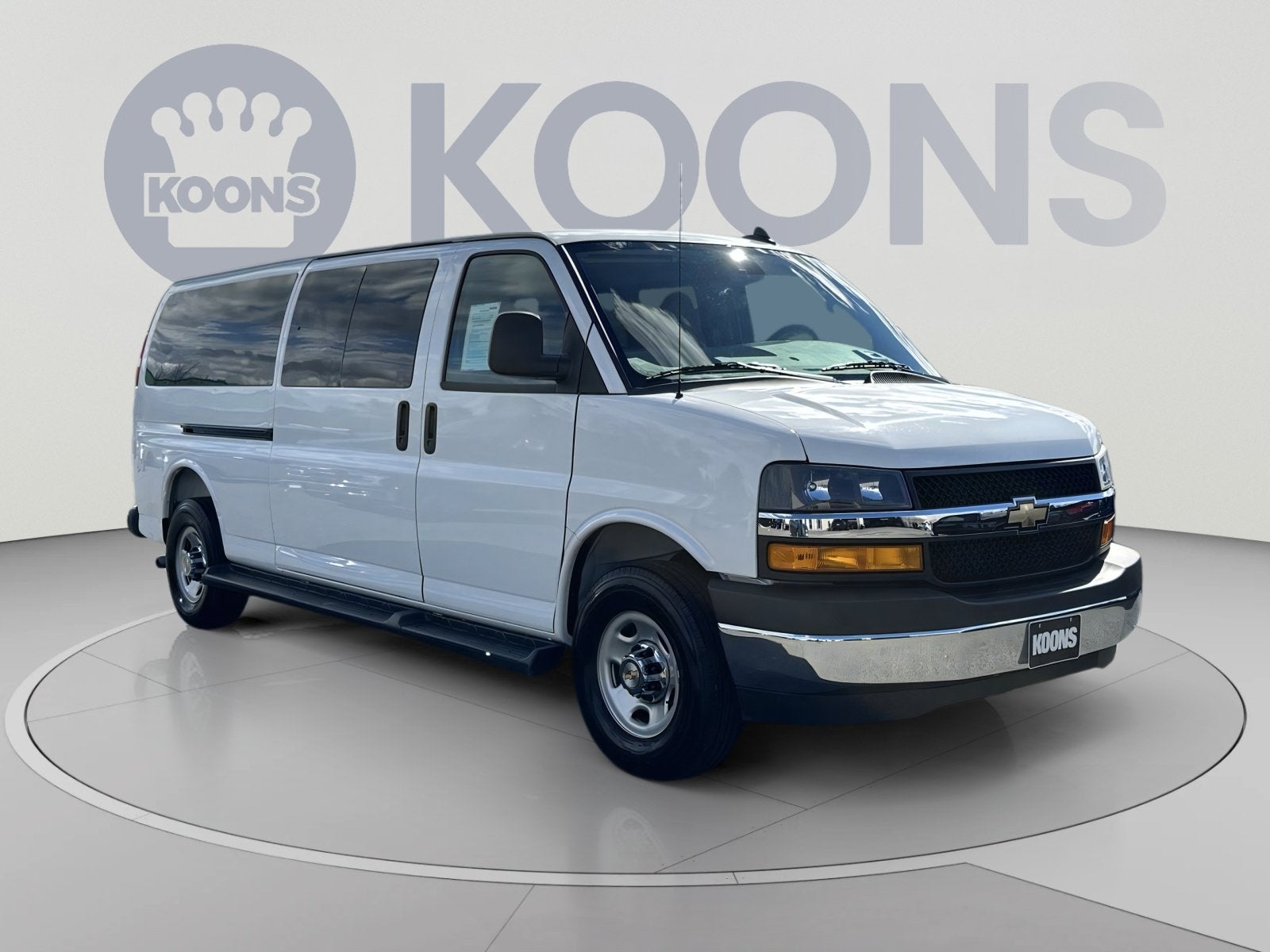 2025 Chevrolet Express 3500 LT