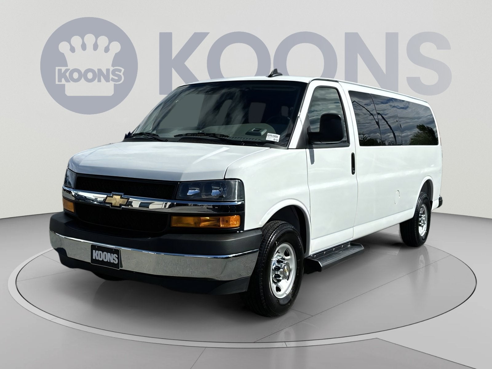 2025 Chevrolet Express 3500 LT
