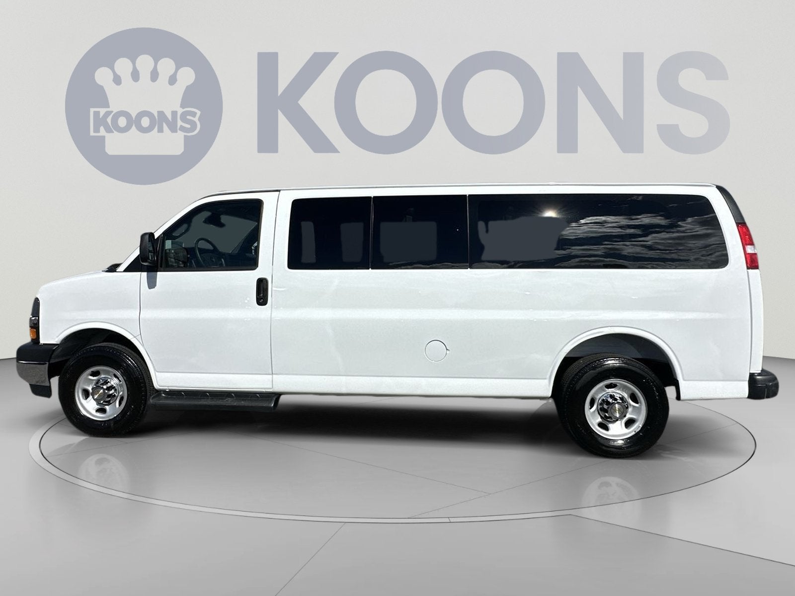 2025 Chevrolet Express 3500 LT