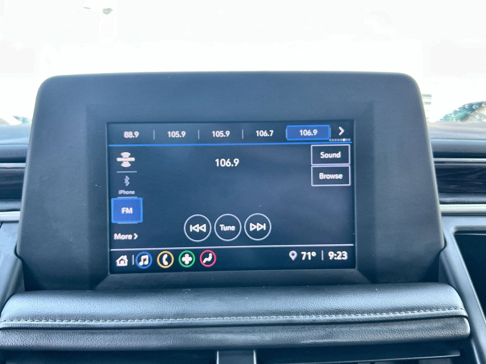 2023 Chevrolet Suburban LS