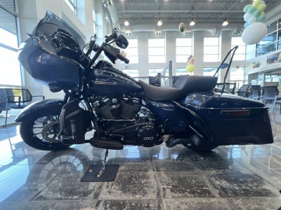 2019 Harley-Davidson Road Glide Base