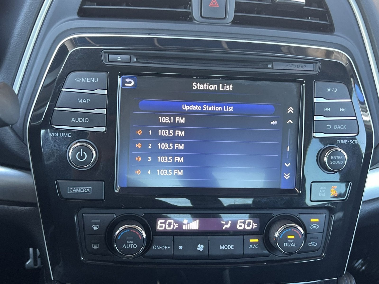 2017 Nissan Maxima SR