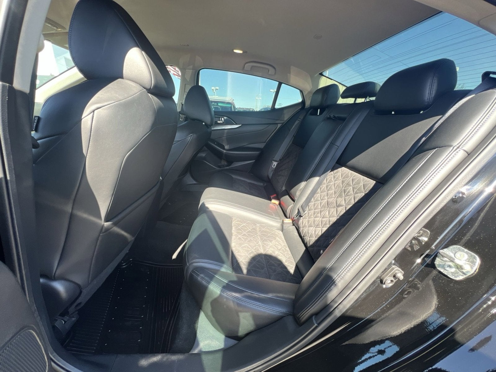 2017 Nissan Maxima SR