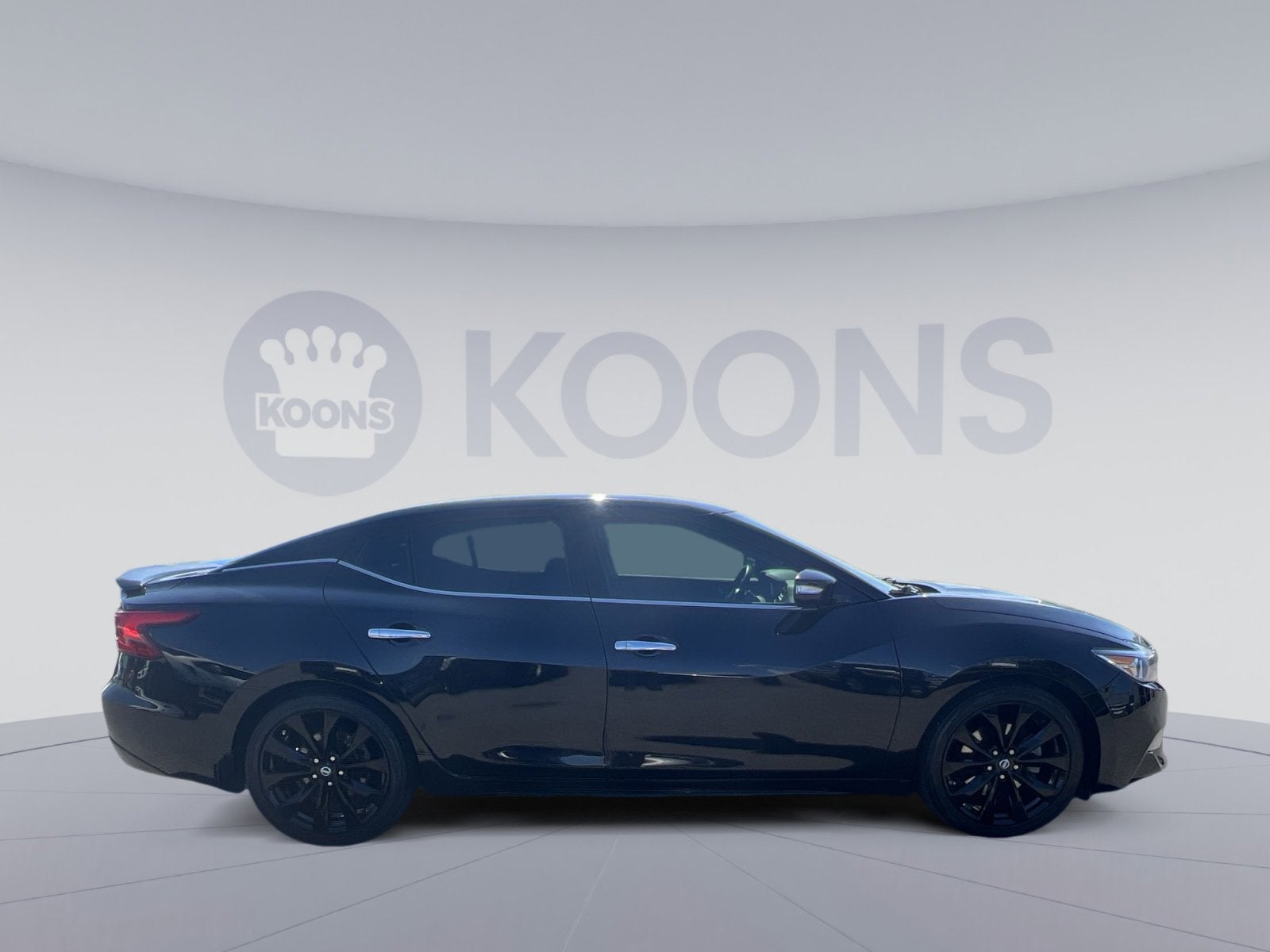 2017 Nissan Maxima SR