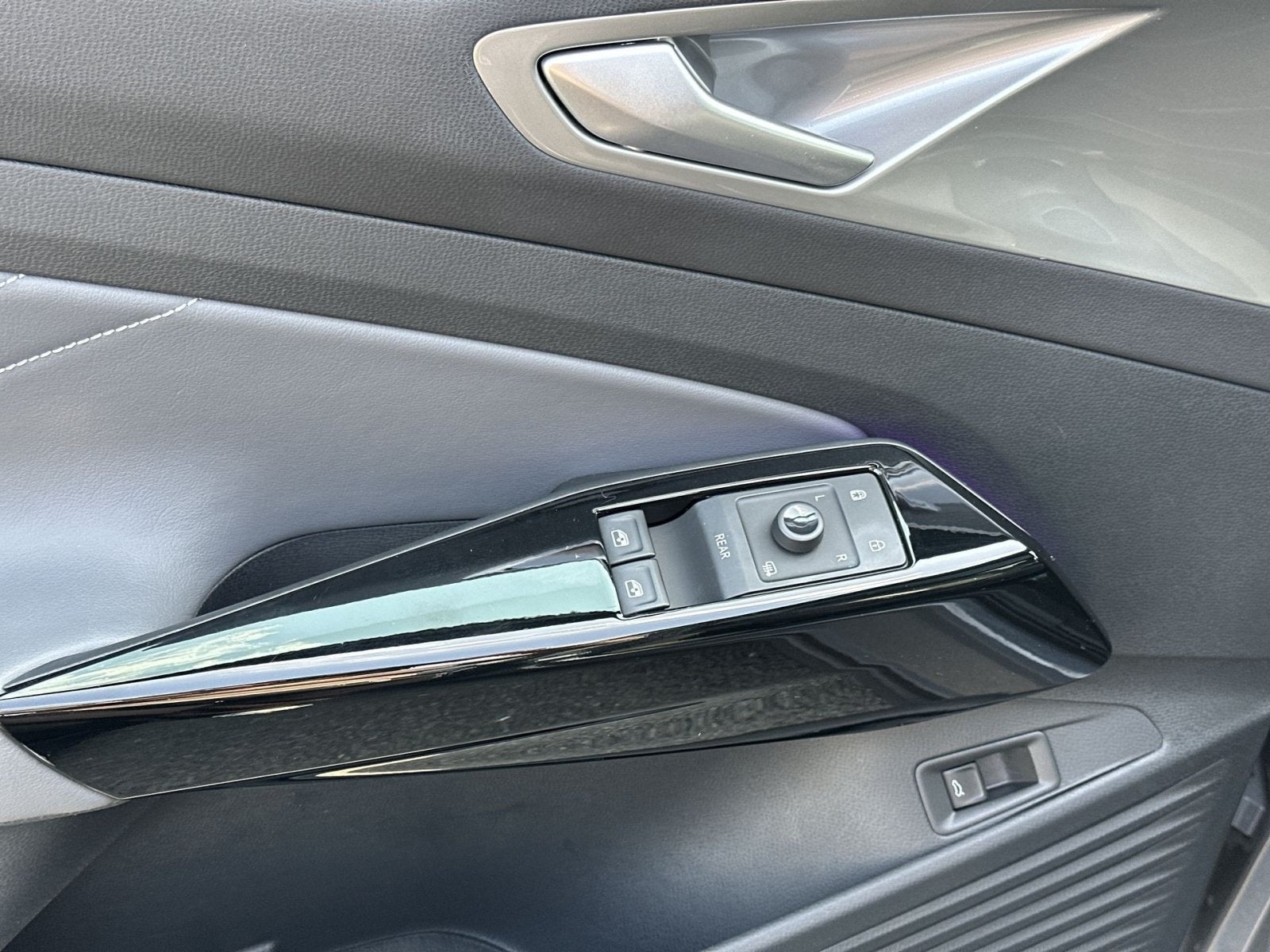 2023 Volkswagen ID.4 S