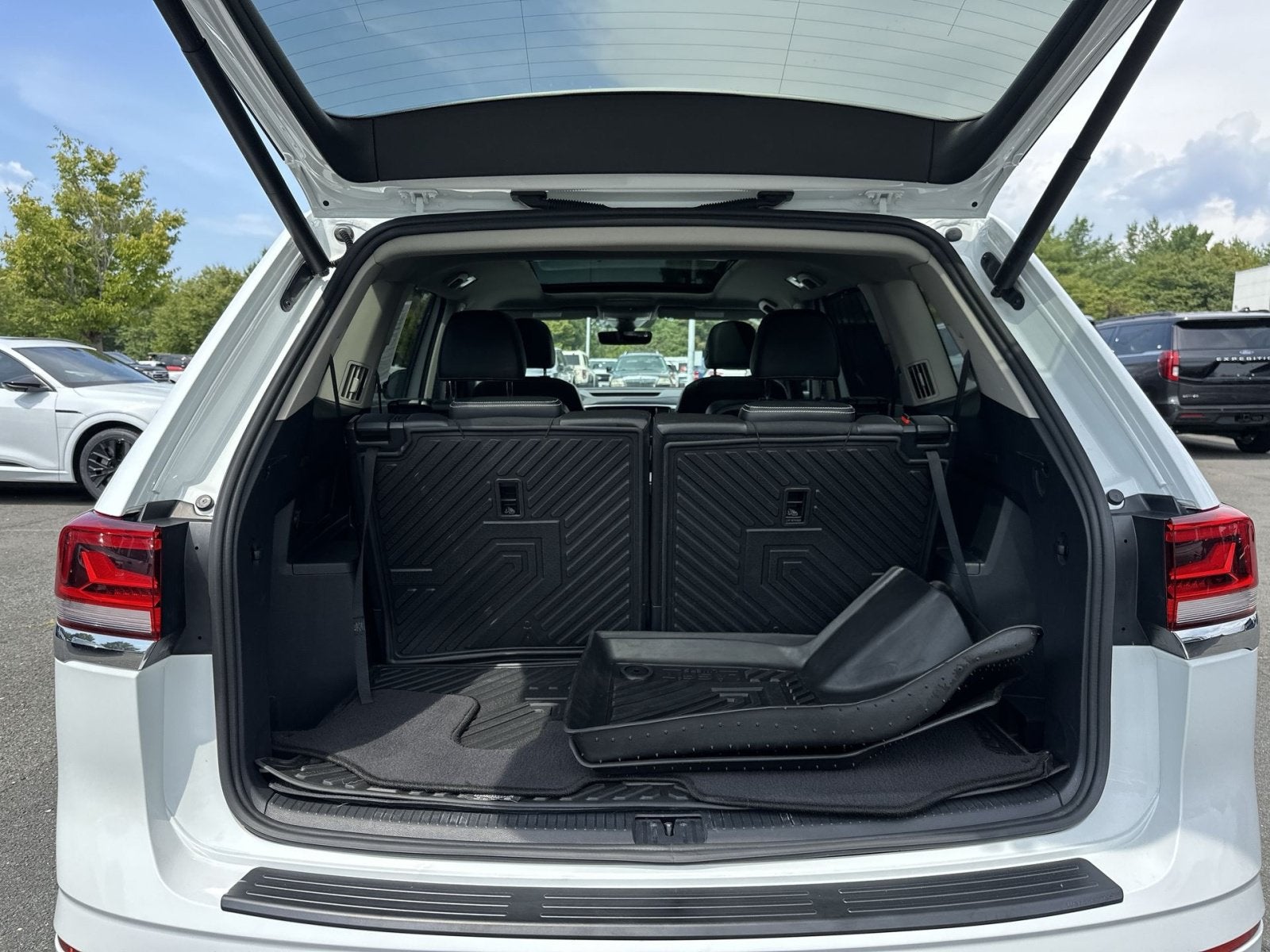 2022 Volkswagen Atlas 3.6L V6 SEL R-Line