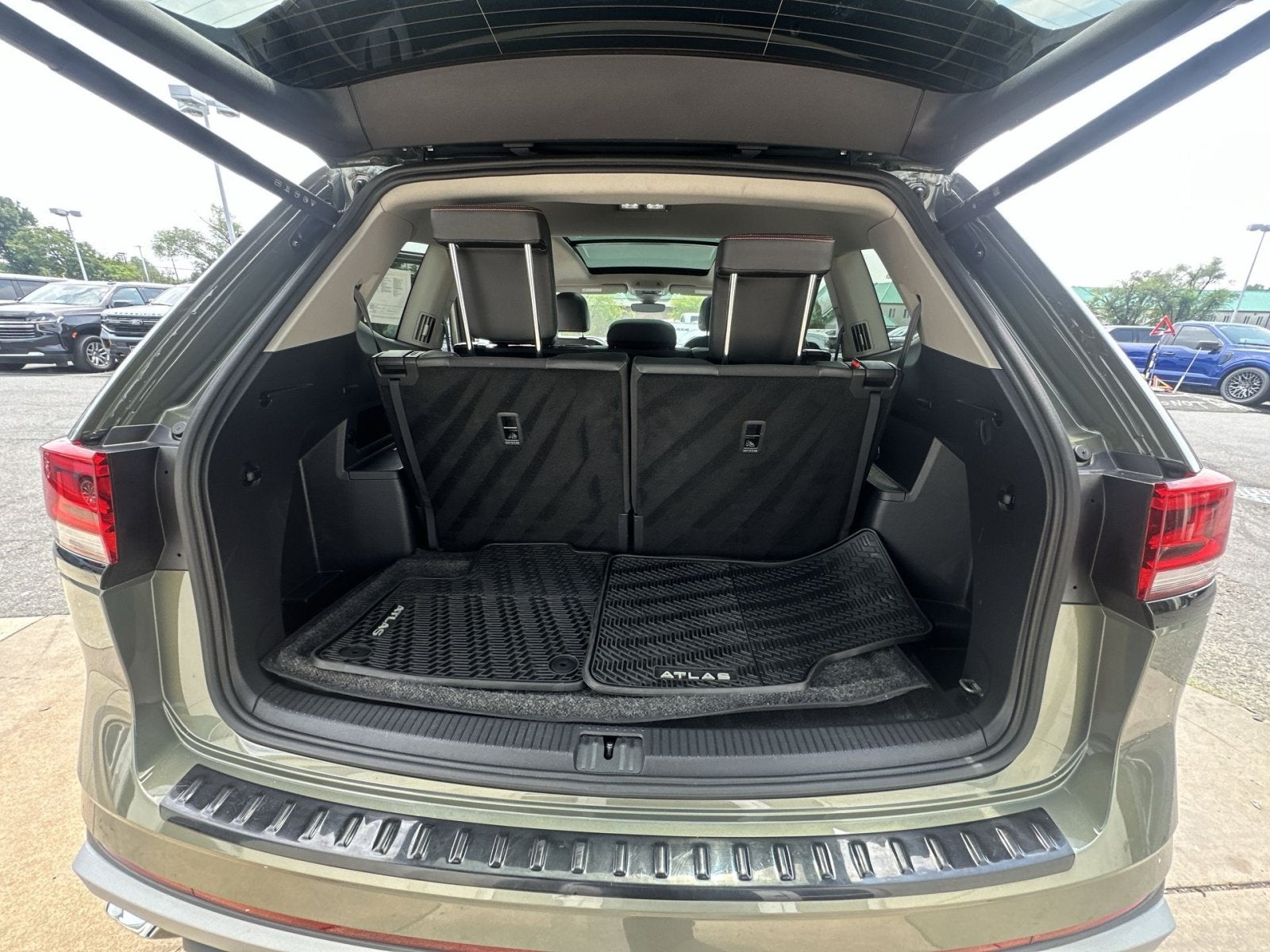 2025 Volkswagen Atlas 2.0T Peak Edition