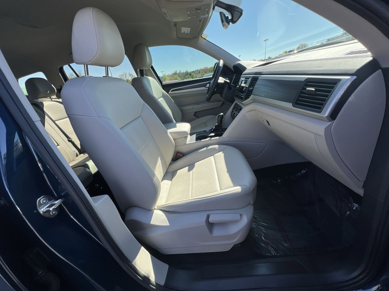 2023 Volkswagen Atlas 2.0T SE