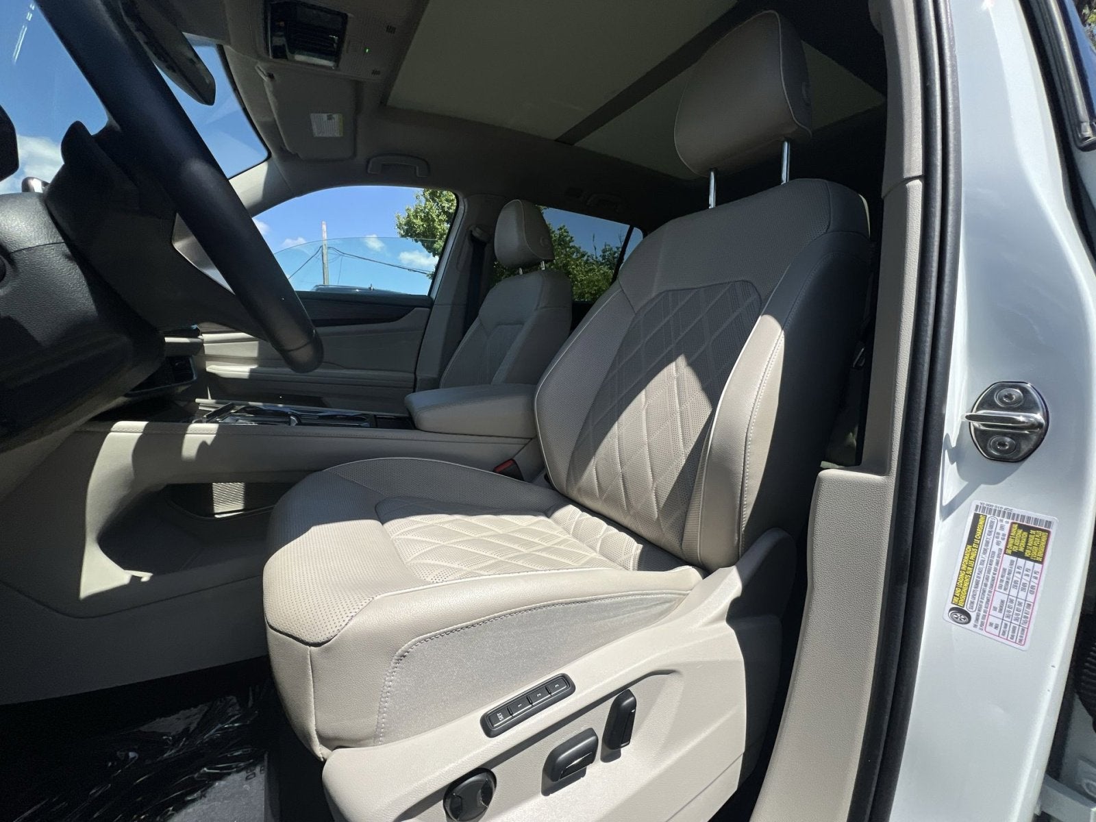 2024 Volkswagen Atlas 2.0T SEL Premium R-Line