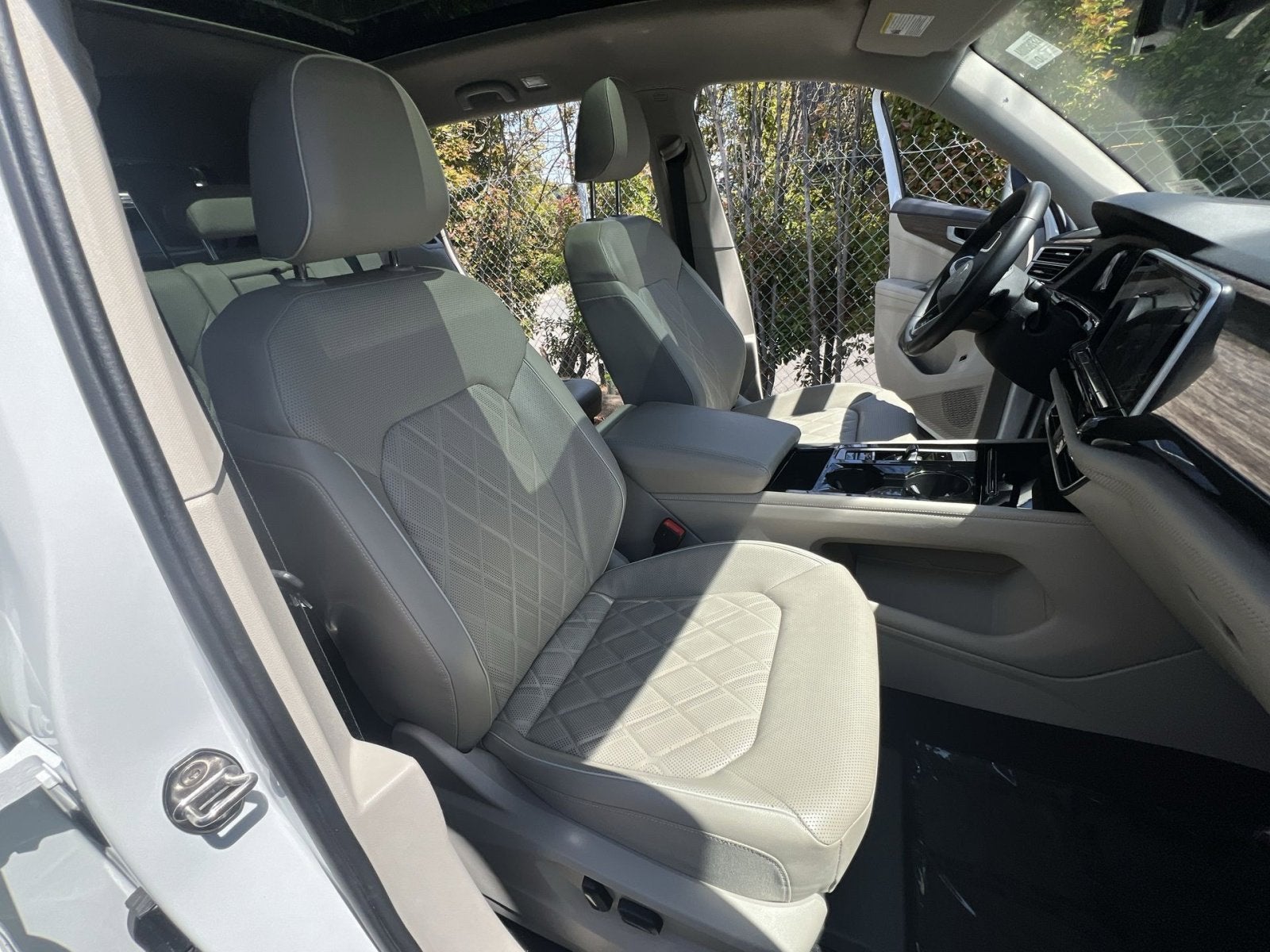 2024 Volkswagen Atlas 2.0T SEL Premium R-Line