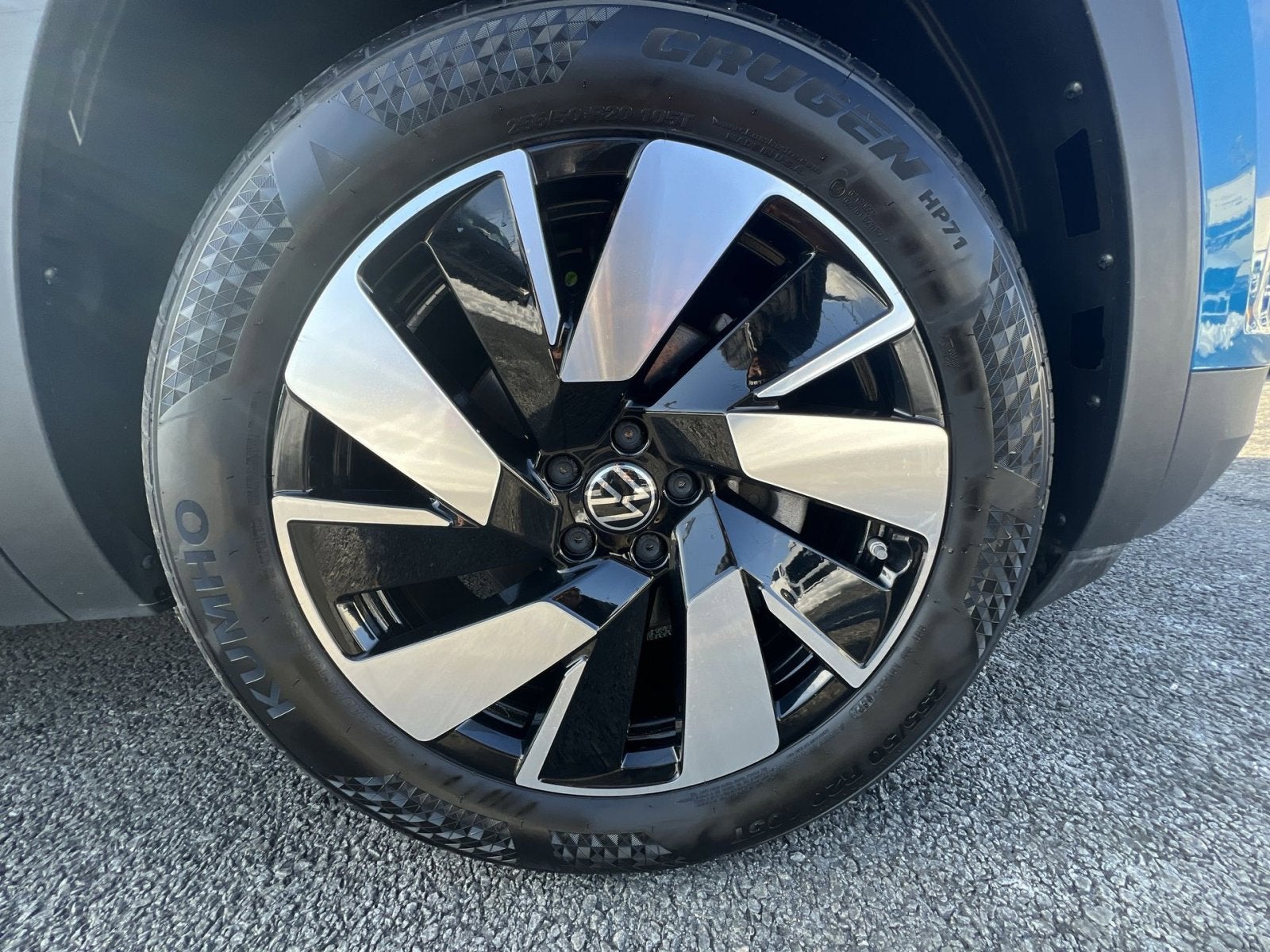 2024 Volkswagen Atlas Cross Sport 2.0T SE w/Technology