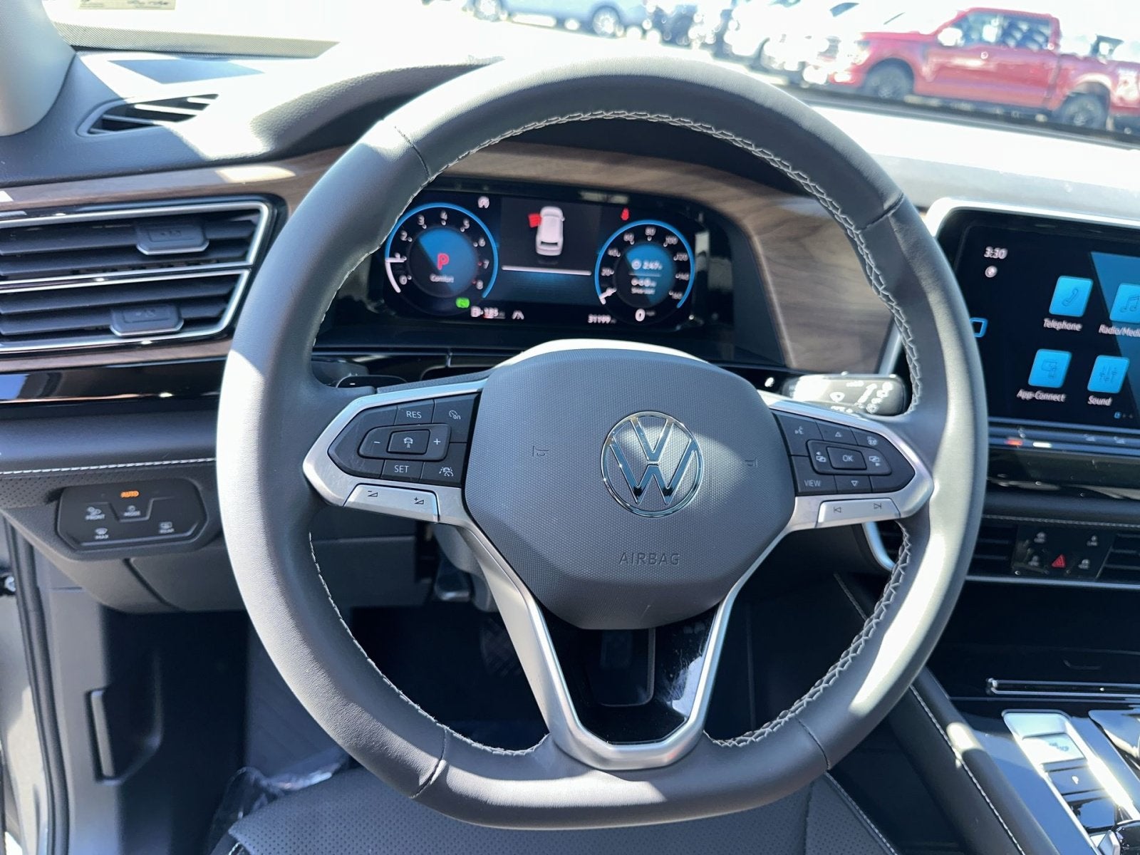 2024 Volkswagen Atlas 2.0T SE w/Technology