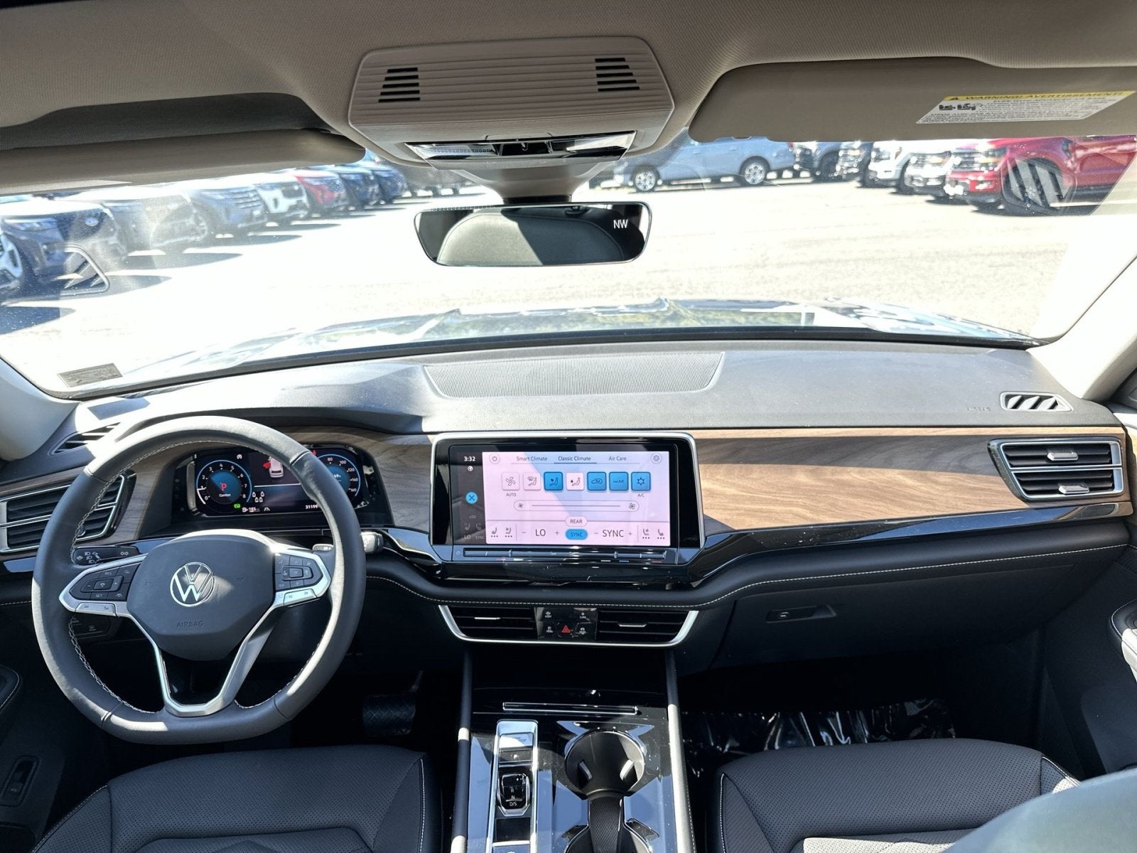 2024 Volkswagen Atlas 2.0T SE w/Technology