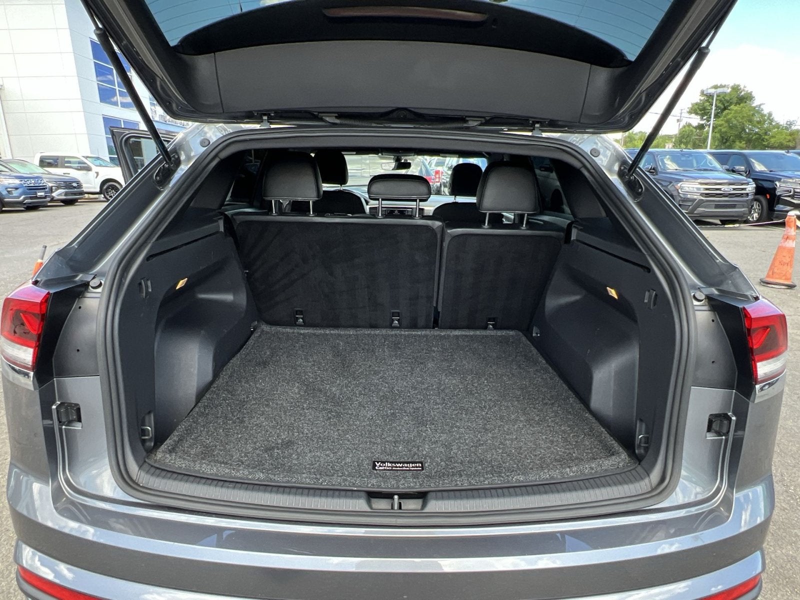 2022 Volkswagen Atlas Cross Sport 2.0T SE