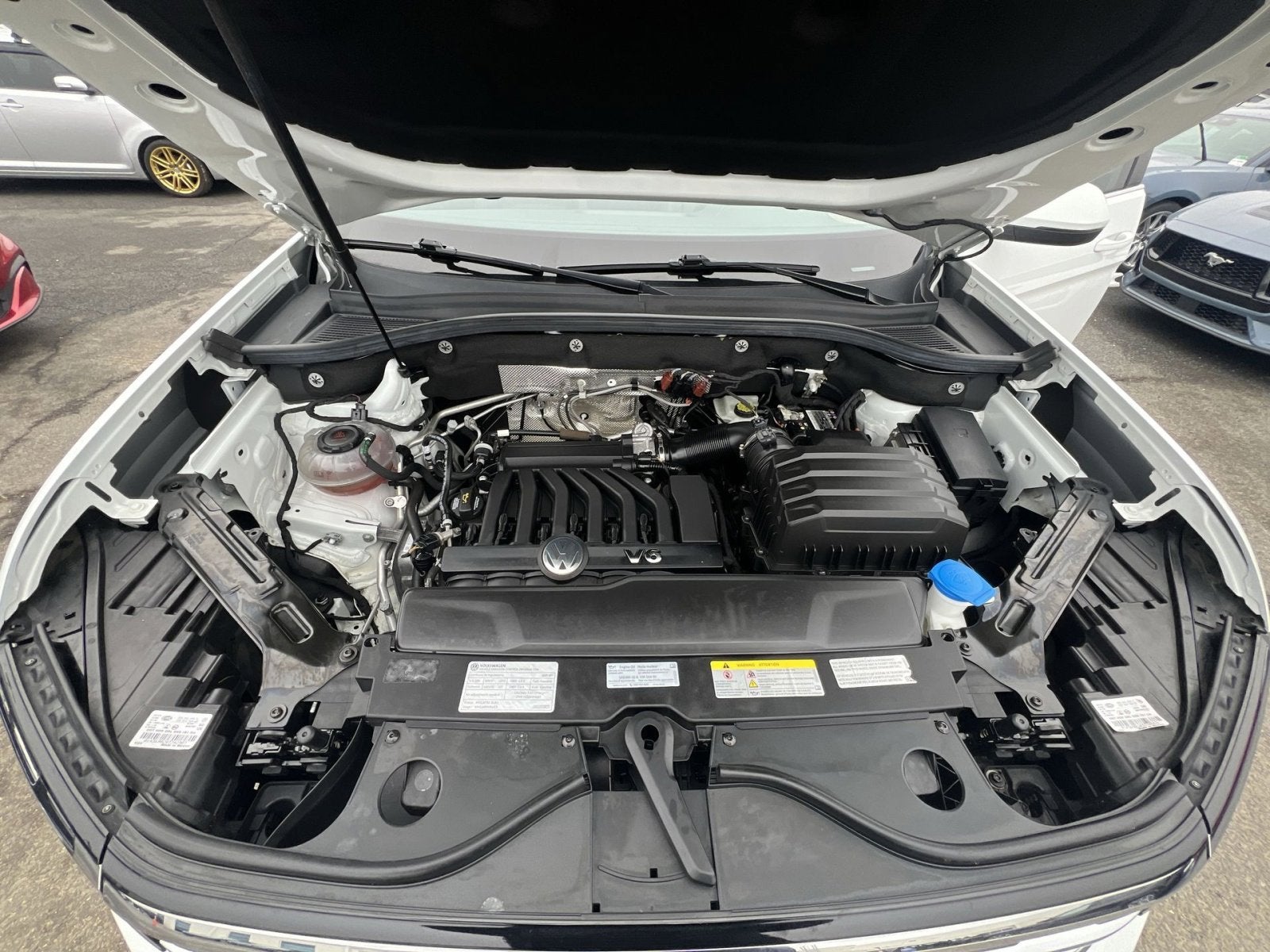 2021 Volkswagen Atlas 3.6L V6 SE w/Technology R-Line