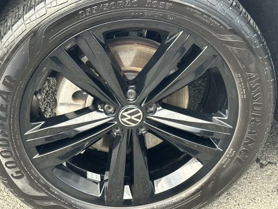 2023 Volkswagen Atlas Cross Sport 2.0T SEL R-Line Black