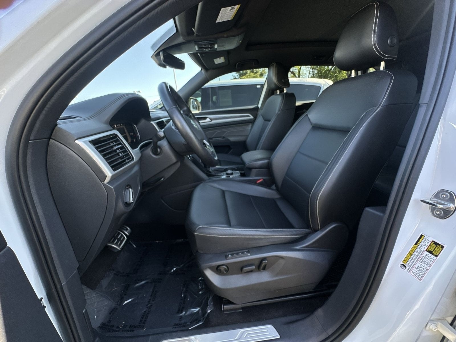 2023 Volkswagen Atlas Cross Sport 2.0T SEL R-Line Black