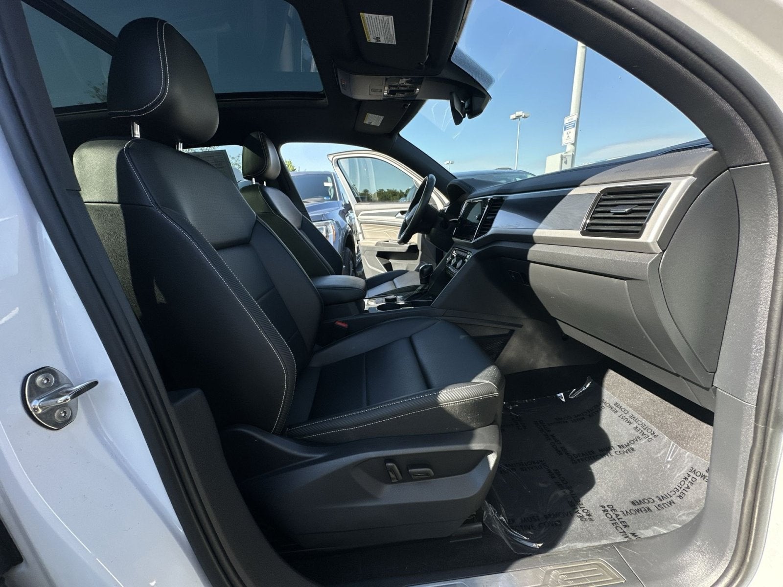2023 Volkswagen Atlas Cross Sport 2.0T SEL R-Line Black