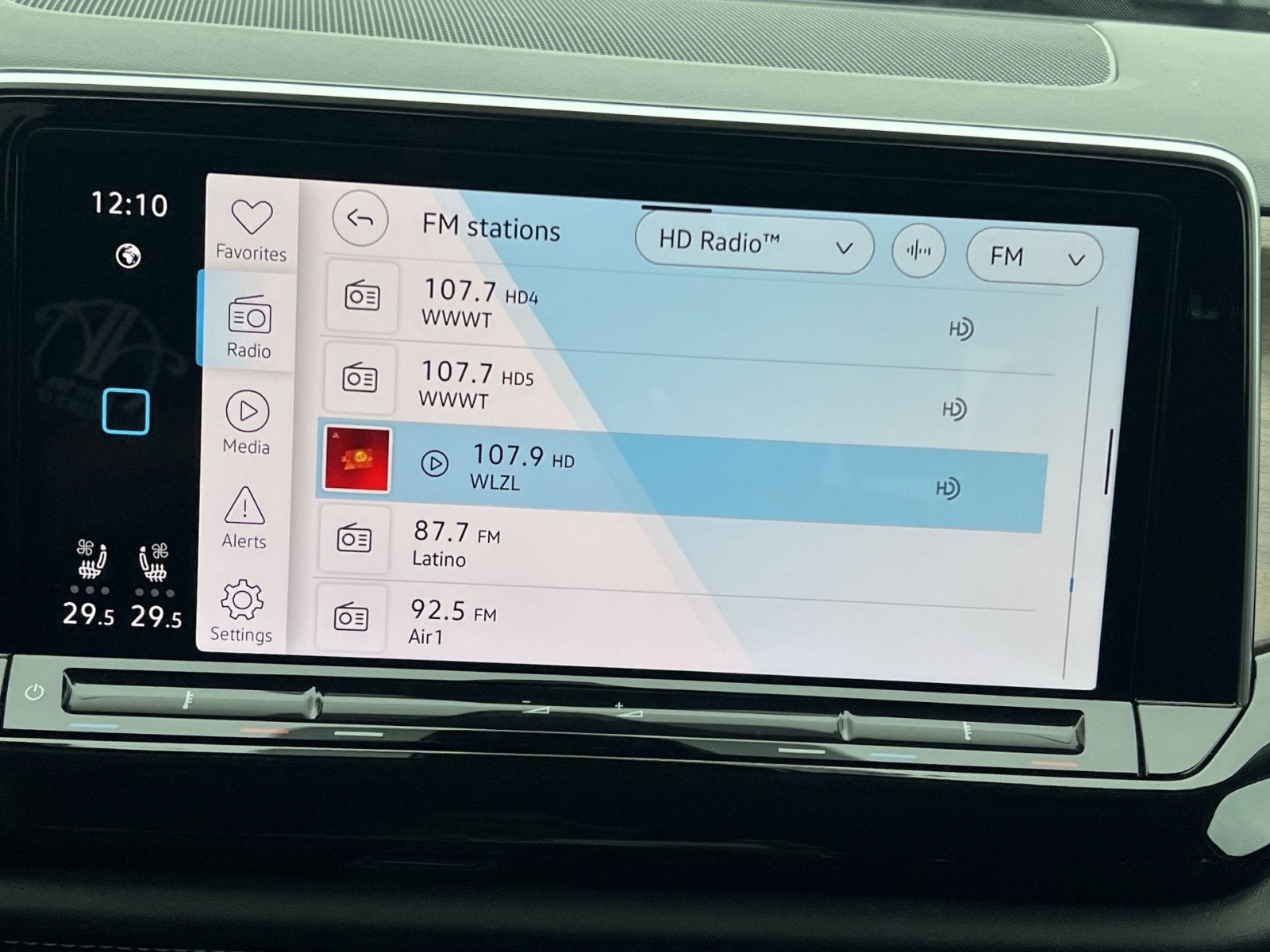 2025 Volkswagen Atlas 2.0T SE w/Technology