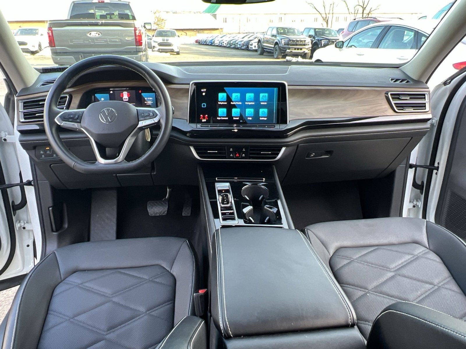 2024 Volkswagen Atlas 2.0T SE w/Technology