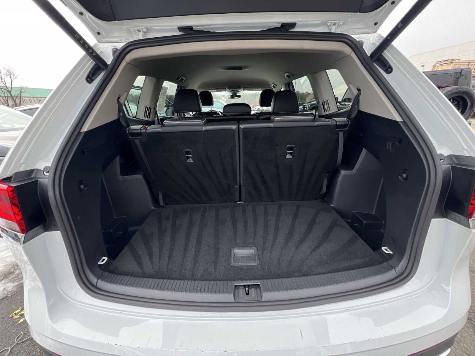 2024 Volkswagen Atlas 2.0T SE w/Technology