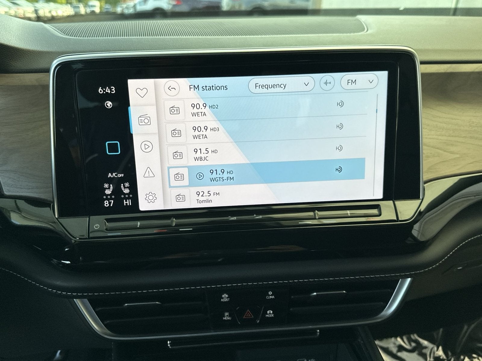 2024 Volkswagen Atlas 2.0T SE w/Technology