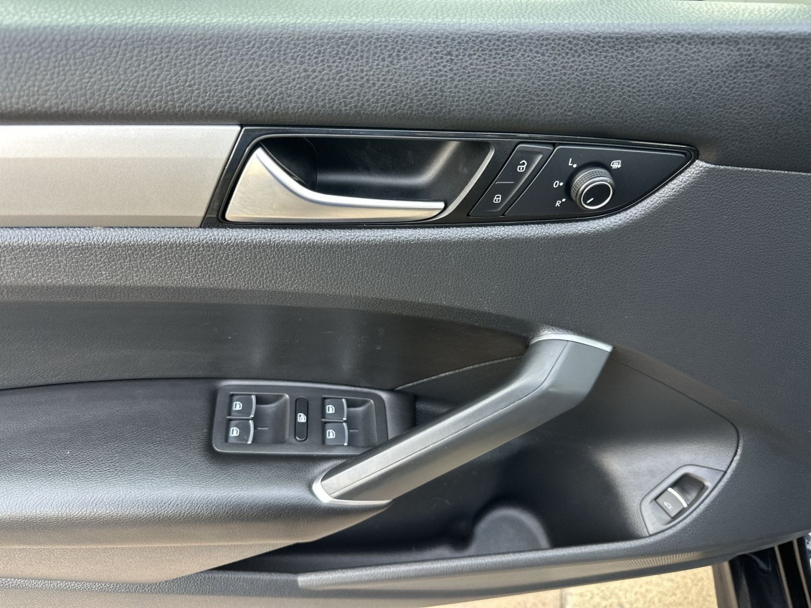 2022 Volkswagen Passat 2.0T SE