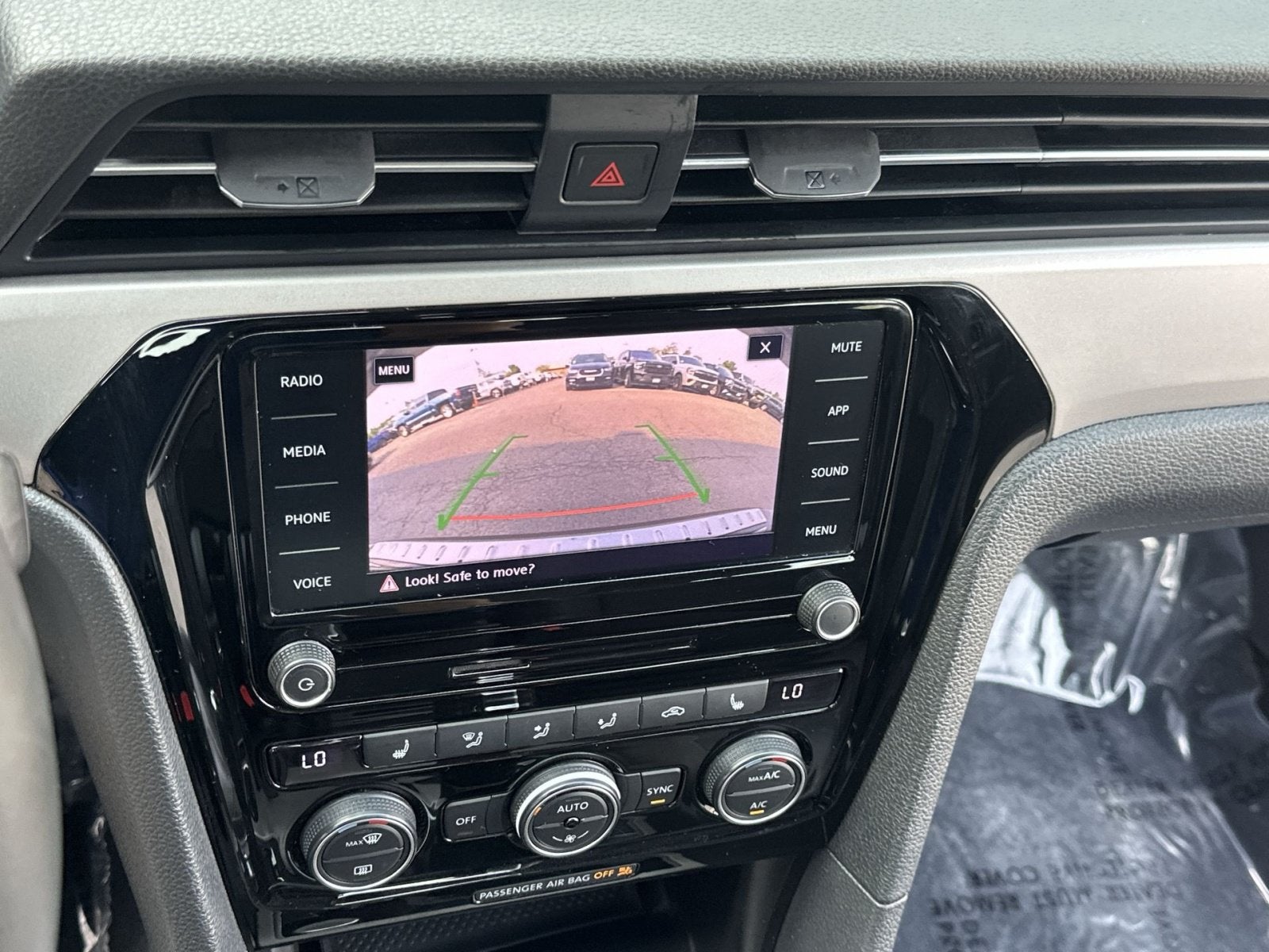2022 Volkswagen Passat 2.0T SE