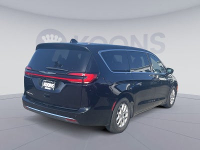 2025 Chrysler Pacifica Select