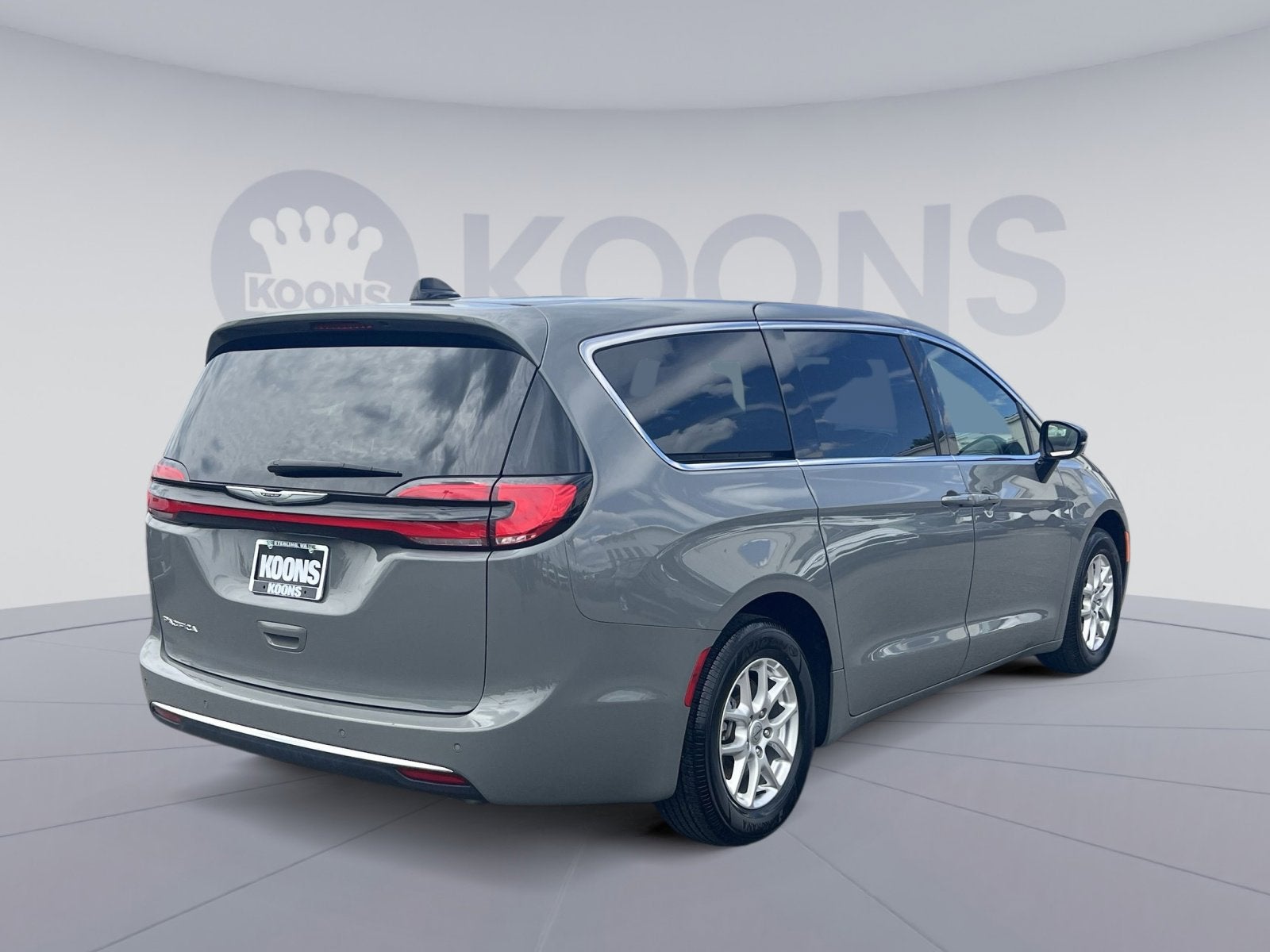2025 Chrysler Pacifica Select