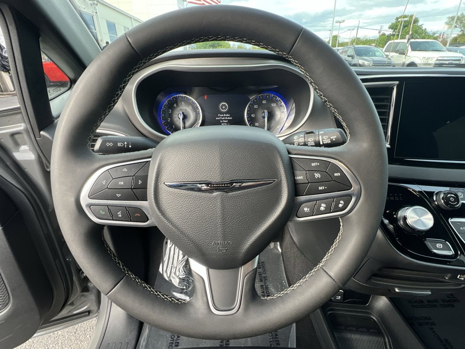 2025 Chrysler Pacifica Select