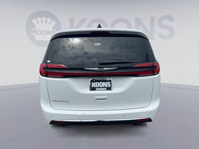 2025 Chrysler Pacifica Select