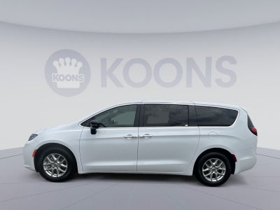 2025 Chrysler Pacifica Select