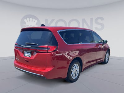2025 Chrysler Pacifica Select
