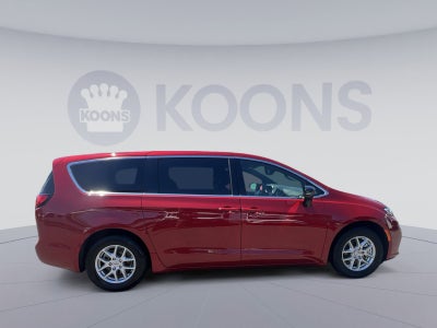 2025 Chrysler Pacifica Select