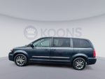2014 Chrysler Town & Country S