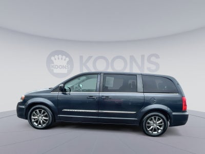 2014 Chrysler Town & Country S