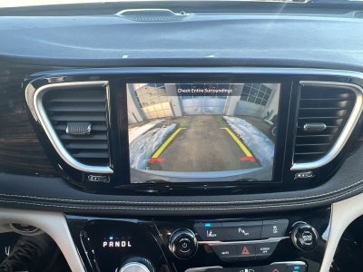 2023 Chrysler Pacifica Hybrid Limited