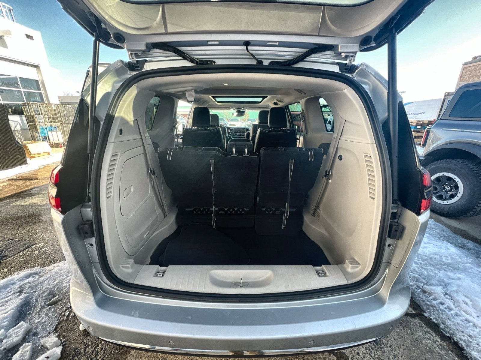 2023 Chrysler Pacifica Hybrid Limited