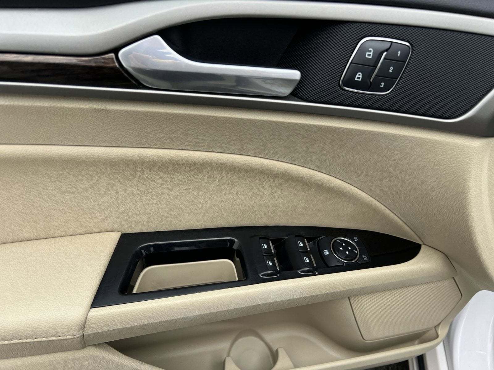 2016 Ford Fusion Energi SE Luxury