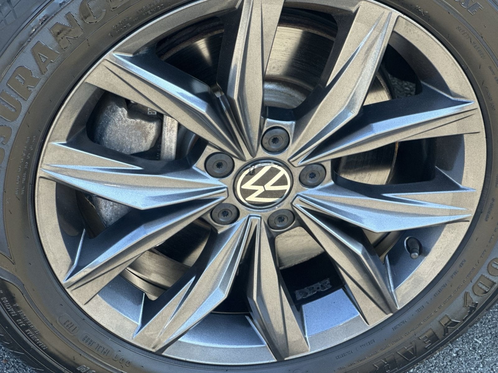 2023 Volkswagen Tiguan 2.0T SE