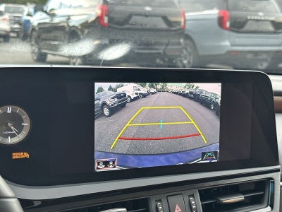 2022 Lexus ES 300h