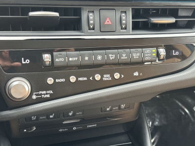 2022 Lexus ES 300h