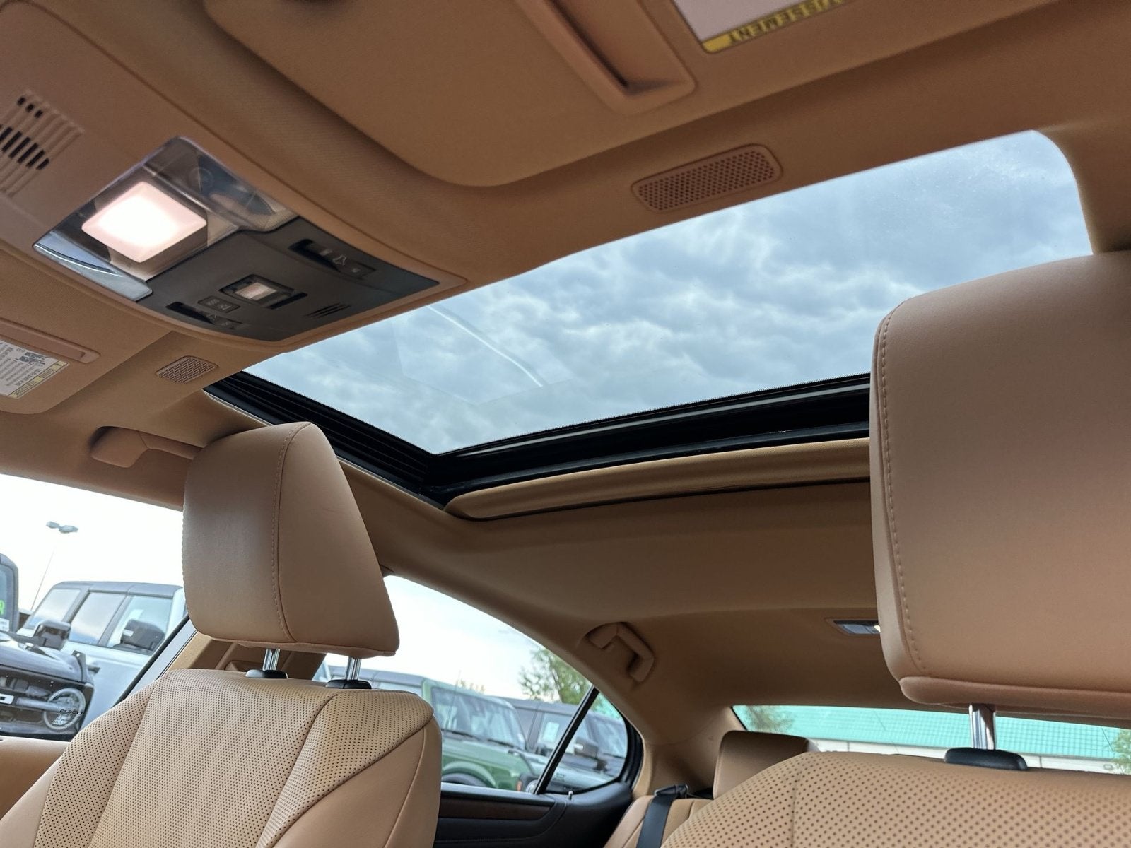 2022 Lexus ES 300h