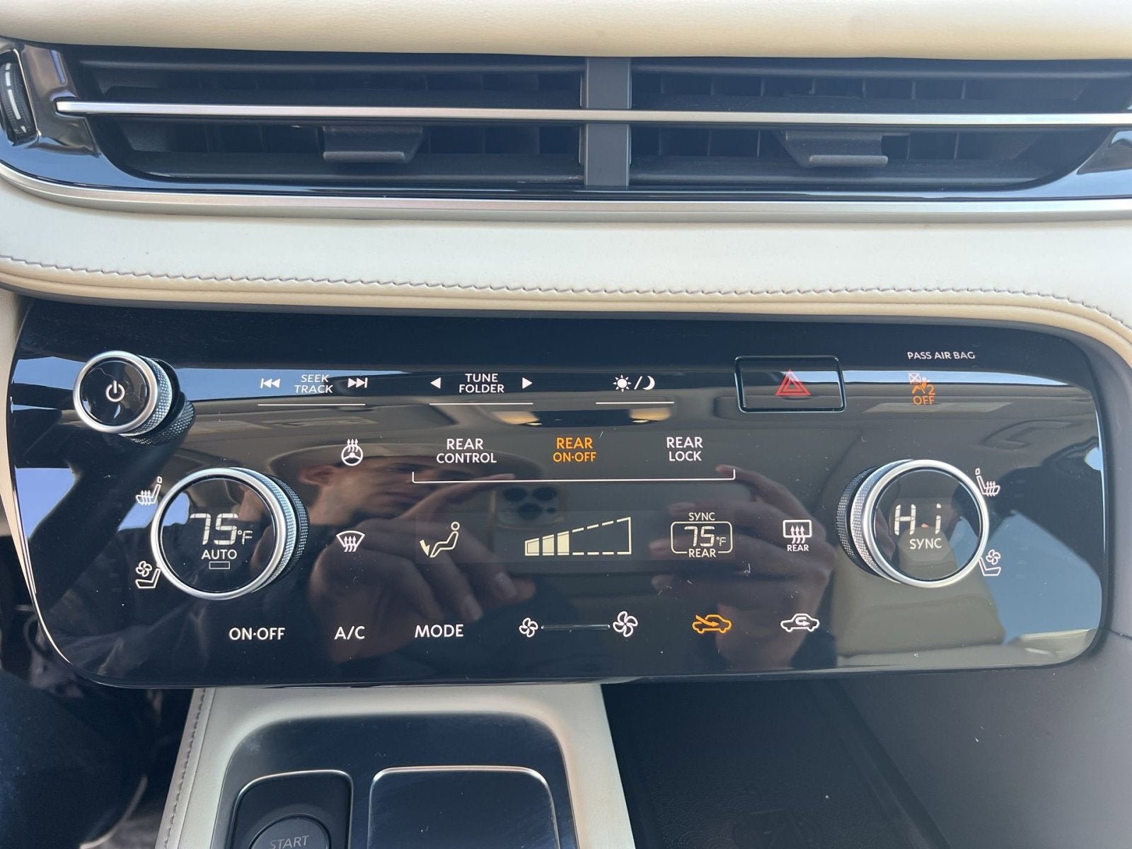 2023 INFINITI QX60 LUXE