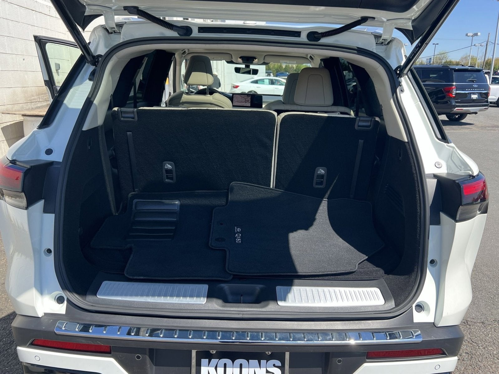2023 INFINITI QX60 LUXE