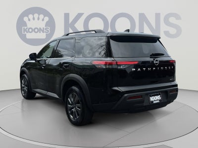2025 Nissan Pathfinder SV