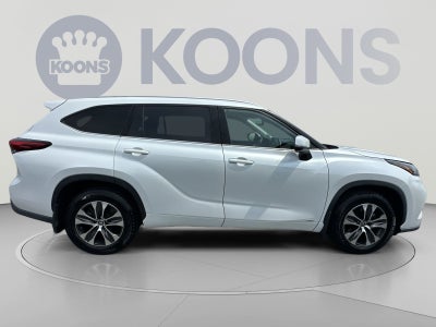 2022 Toyota Highlander Hybrid XLE