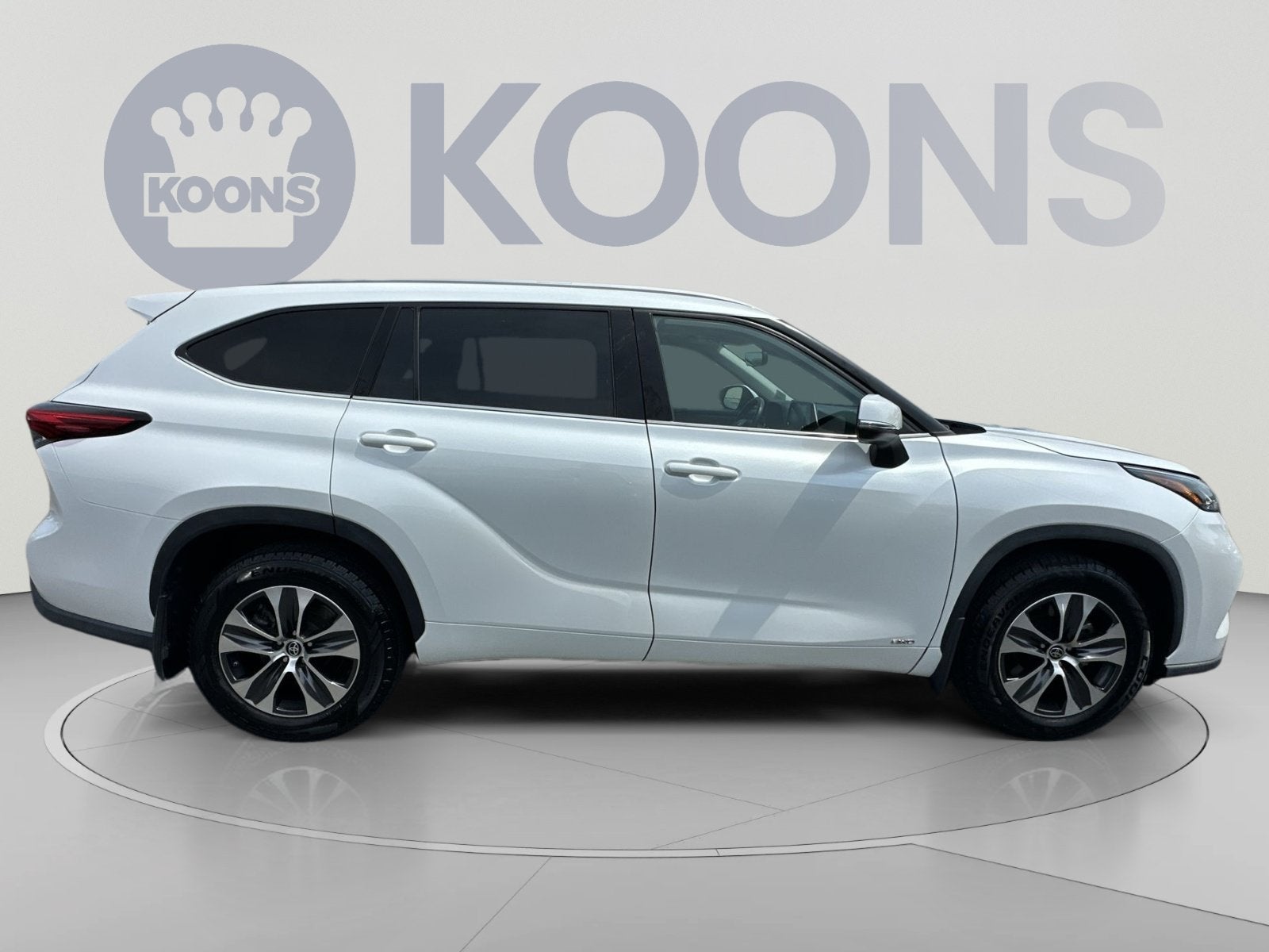2022 Toyota Highlander Hybrid XLE