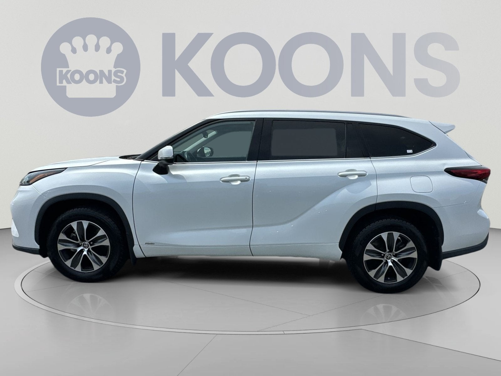 2022 Toyota Highlander Hybrid XLE